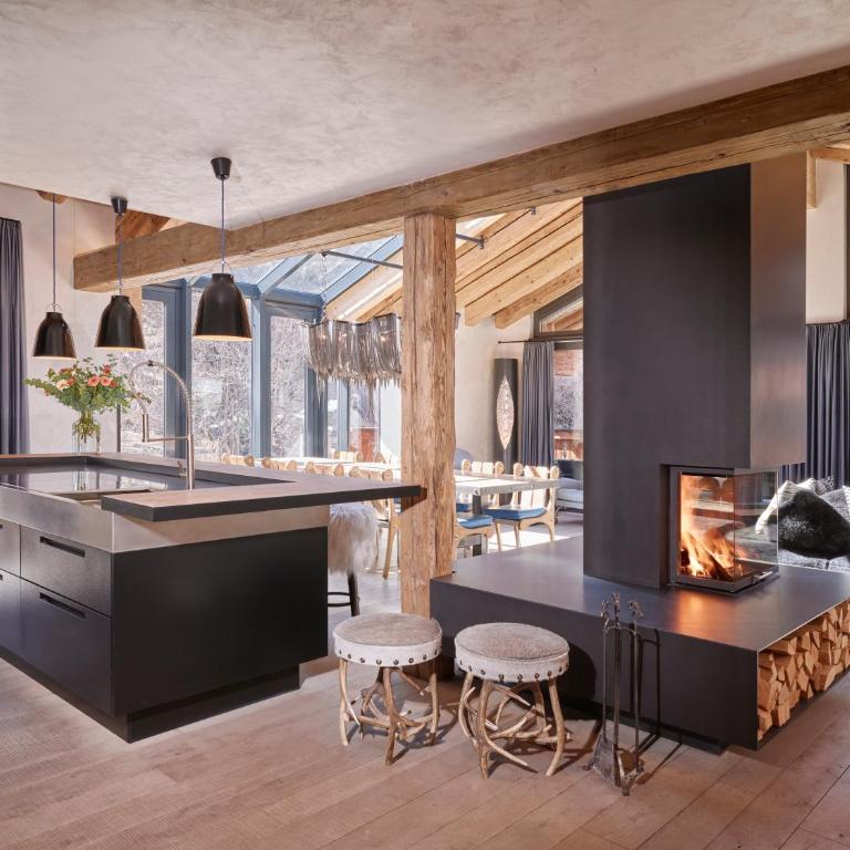 Firefly Luxury Suites - Skylight Loft - 2