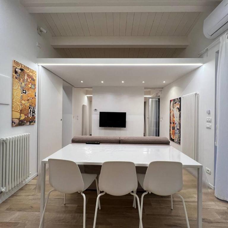 CASA KLIMT vicinissima al mare parcheggio privato gratuito se disponibile - Two-Bedroom Apartment - 10