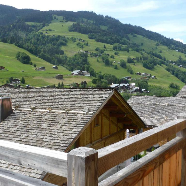 Chalet calme et récent à Arêches-Beaufort, 8 pers, exposé sud, terrasse ensoleillée, proche du village - Two-Bedroom Chalet - 10