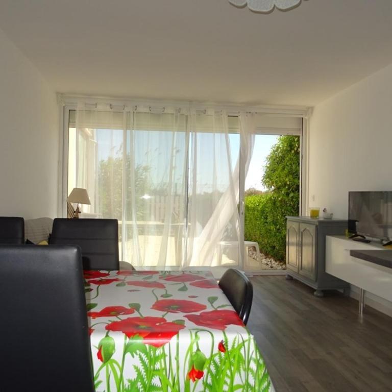 Palavas-les-Flots : T2 cabine climatisé en RDJ avec piscine et parking, à 400m de la plage - Appartement 1 Chambre - 8