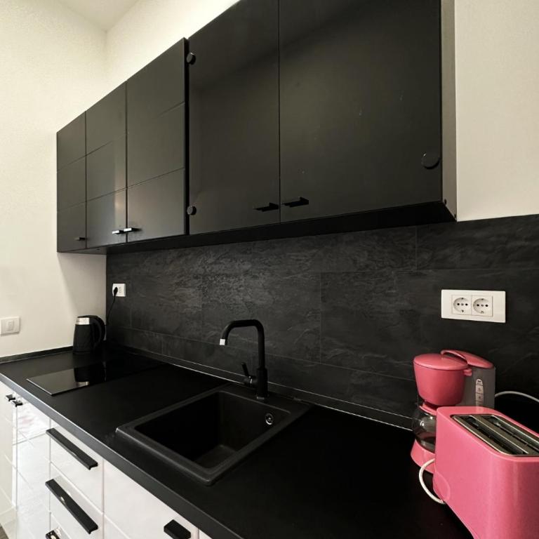 Studio apartment, 5 minutes to the beach - One-Bedroom Apartment - 4