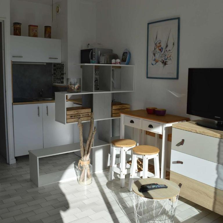 Studio Cabine lumineux, loggia & plancha à Port Camargue, 4 couchages, ménage inclus - FR-1-250-161 - Apartment (4 Erwachsene) - 2