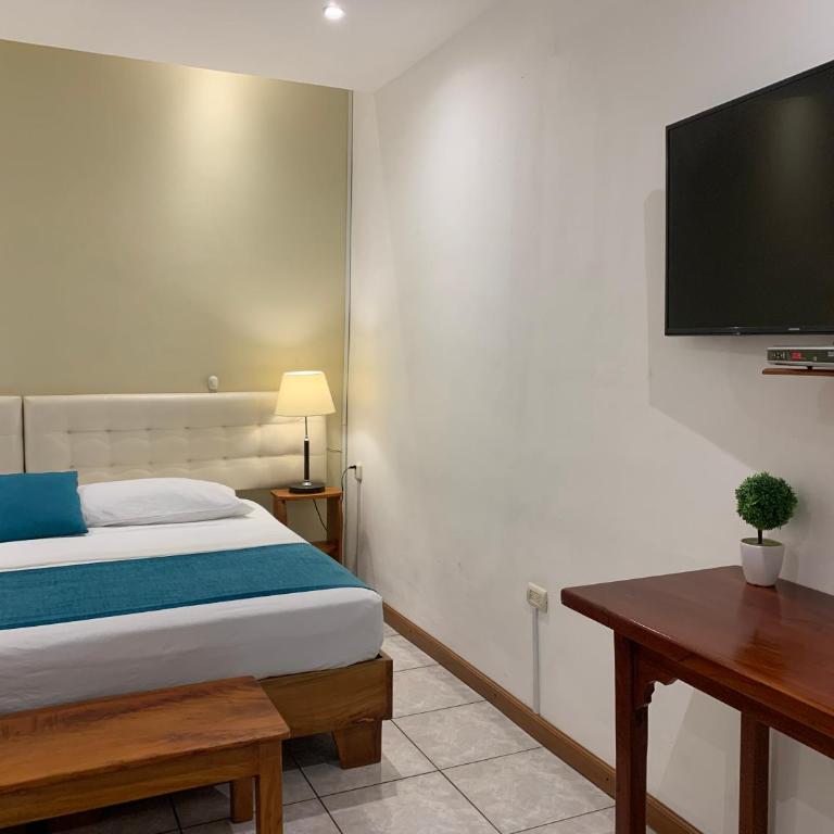 Casa D´Cristhi - Habitación Superior con cama extragrande - 6