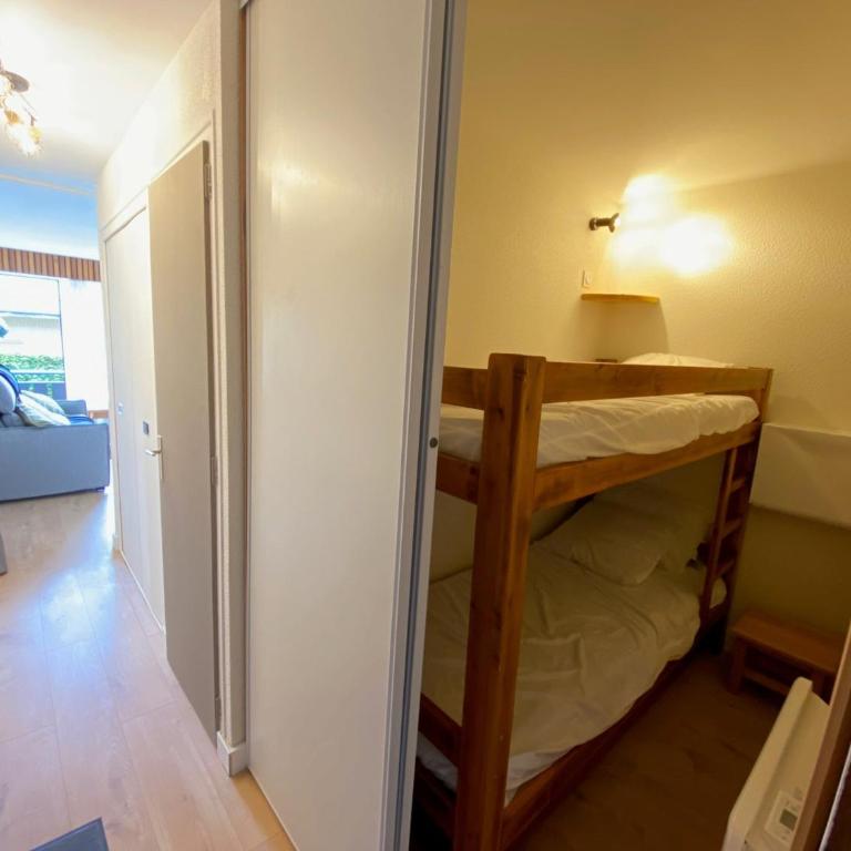 Studio cosy avec balcon, 2 nuits - La Clusaz, proche Bossonnet et pistes, parking inclus - FR-1-459-206 - Estudio - 7
