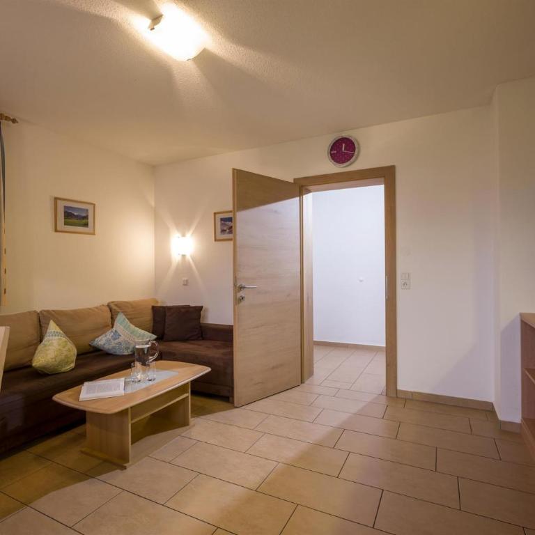 Schmezlhof - Three-Bedroom Apartment with Shower - 2