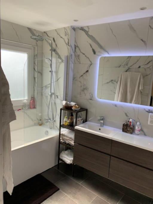 Maison T2 avec Clim 2mn gare annecy Parking privée - Casa con 1 dormitorio - 2