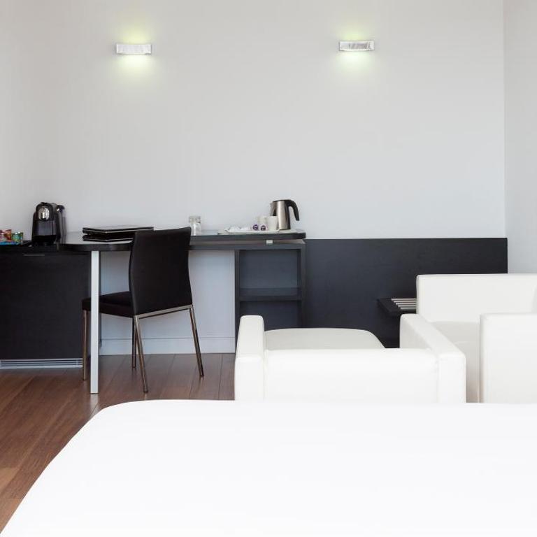 Axor Barajas - Habitación Doble con servicio gratuito de enlace con el aeropuerto - 1 o 2 camas - 6