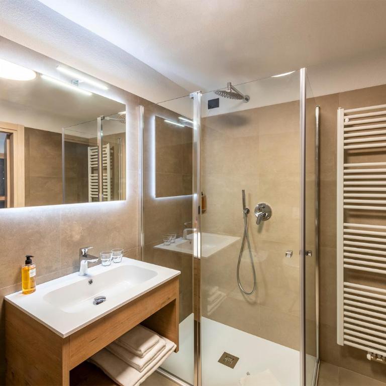 Hotel Alpino Wellness & Spa - Camera Matrimoniale - 3