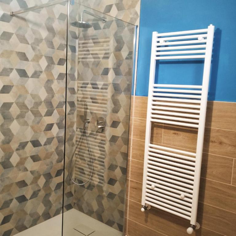 Petracca Guest House - Camera Matrimoniale con Bagno Privato - 8