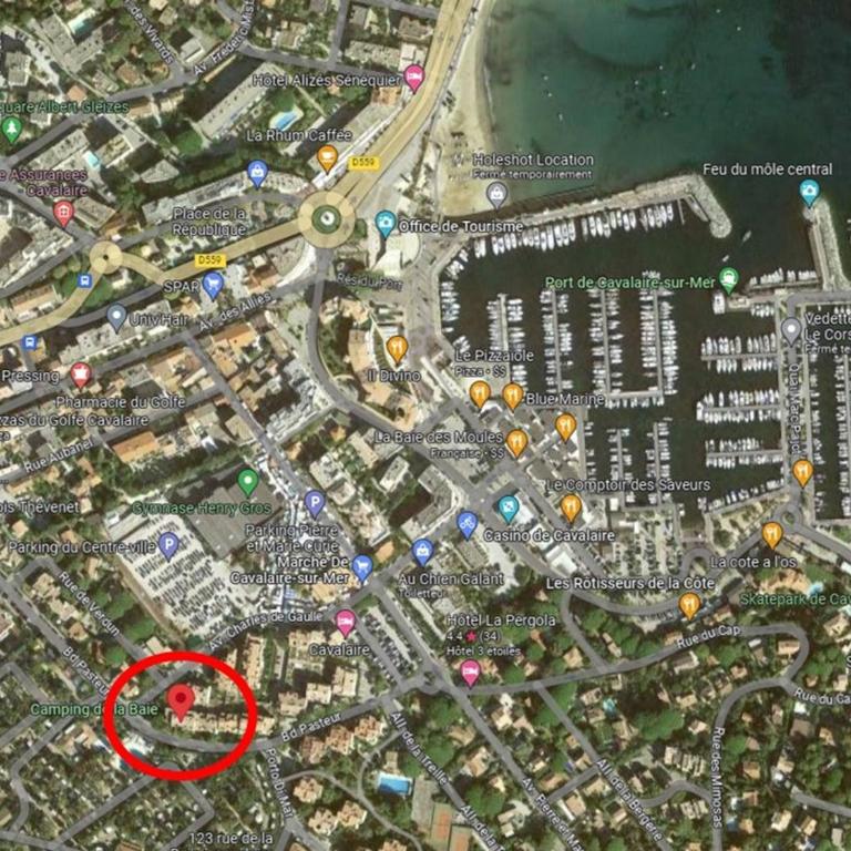 T3 rénové 49m², centre-ville Cavalaire-sur-Mer, plages à pied, clim, terrasse, parking sous-sol - FR-1-100-278 - Appartement - 11