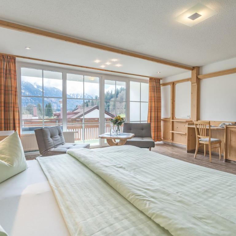 Wohlfühlhotel Frohsinn - Deluxe Zimmer - 9