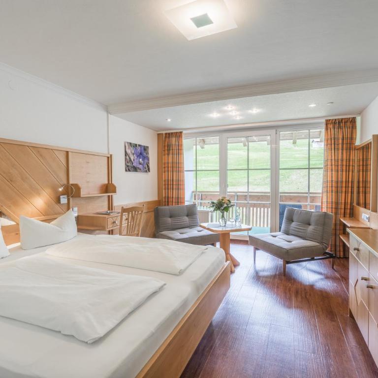 Wohlfühlhotel Frohsinn - Deluxe Doppelzimmer mit Balkon - 12