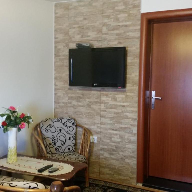 Villa Jadran Apartments - Economy Triple Room - 6