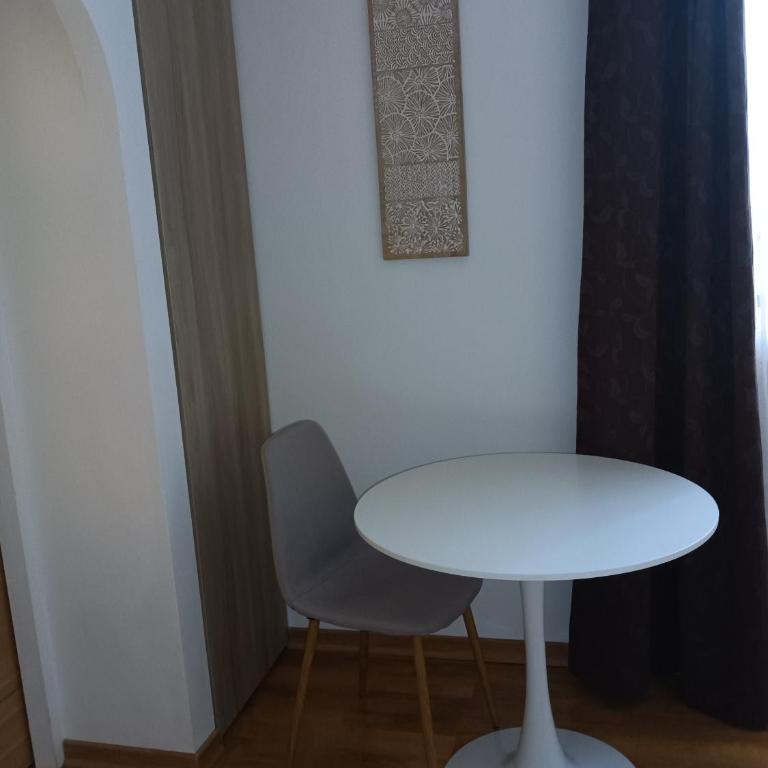 Villa Le Clos Fleuri - Chambre Double avec Salle de Bains Privative - 7