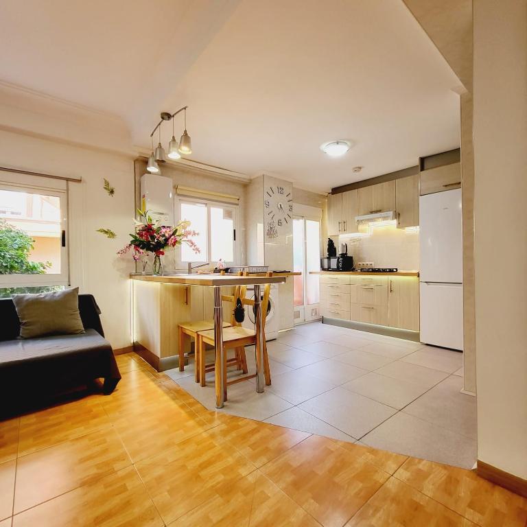 Pintor 31 - Three-Bedroom Apartment - 14