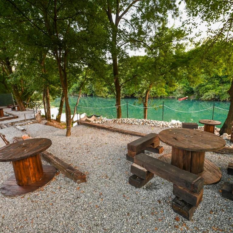 Via river - One-Bedroom House - 13