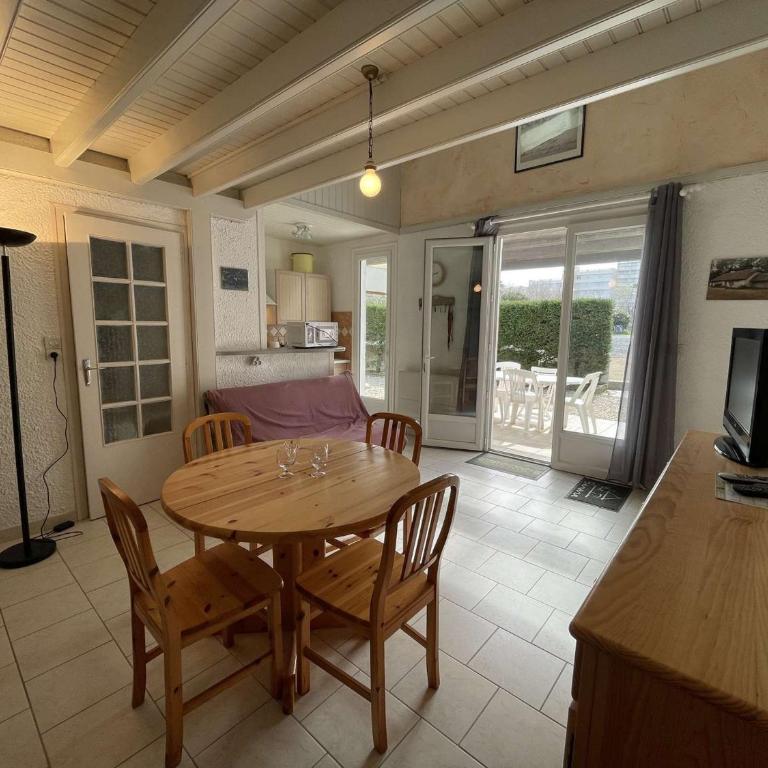 Maison 3 pièces avec mezzanine, proche plage et forêt, 6 couchages, parking, terrasse aménagée - FR-1-224C-240 - Maison de Vacances - 3