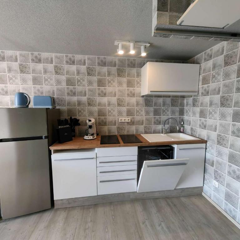 Studio rénové avec terrasse, climatisation, proche plage - FR-1-607-165 - Studio - 5