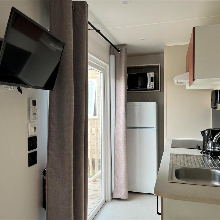 Camping La Clape Village - Bungalow 3 Chambres - 6