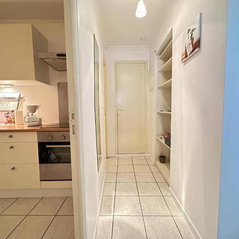 Polichinelle Hyper Centre - Wifi - Balcon & Parking Proche - Appartement 1 Chambre - 17