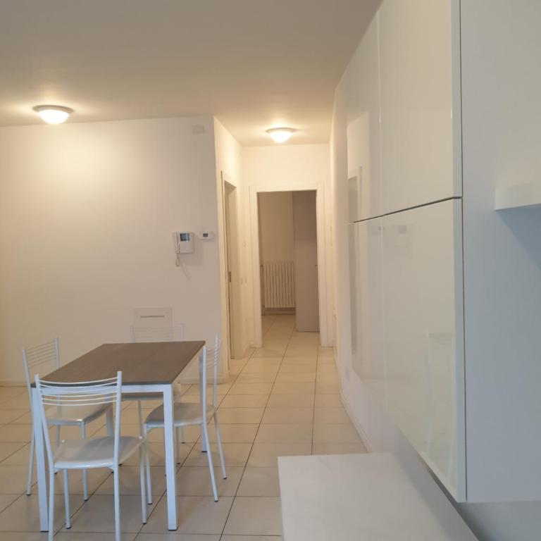 Appartamenti tra Lago e Montagna CASA IDEALE LECCO - Apartment - Erdgeschoss - 12