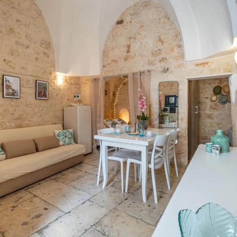 Casetta Verdementa Ostuni - 250 mt dalla piazza - Casa con 2 Camere da Letto - 6