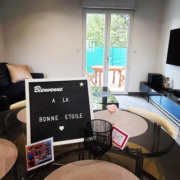La Bonne Etoile Marseille ! Hébergement romantique ! Jacuzzi et Piscine chauffée - Maison 1 Chambre - 11