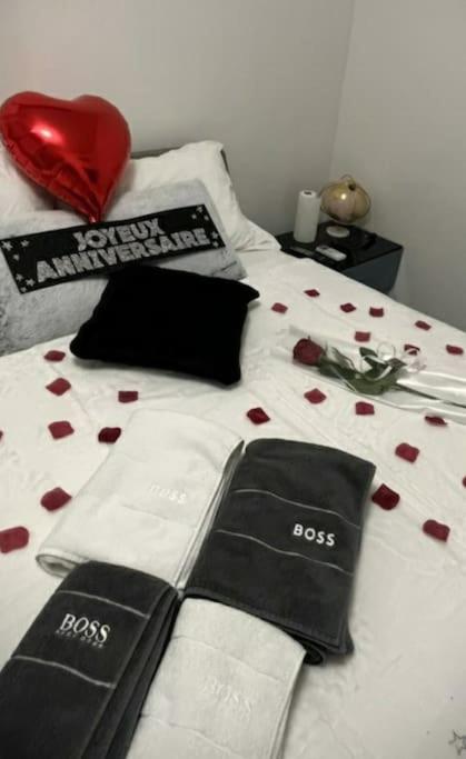 La Bonne Etoile Marseille ! Hébergement romantique ! Jacuzzi et Piscine chauffée - Maison 1 Chambre - 19