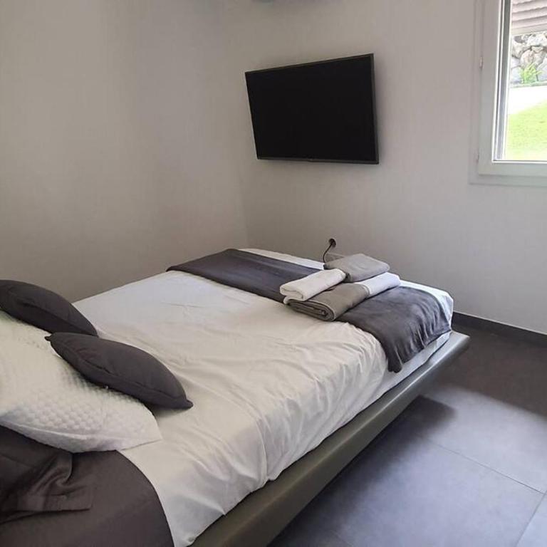 La Bonne Etoile Marseille ! Hébergement romantique ! Jacuzzi et Piscine chauffée - Maison 1 Chambre - 13