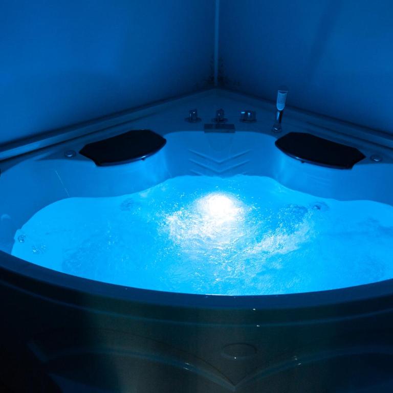 Residenza Catullo - Suite Deluxe con Vasca Idromassaggio - 11