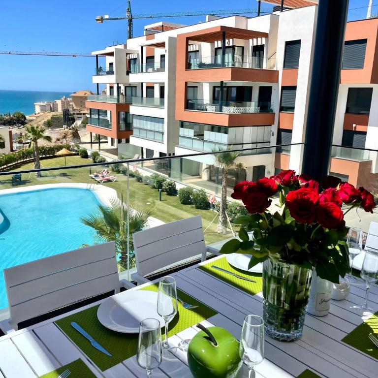 Luxury 3 Bedroom Penthouse - Three-Bedroom Apartment - 2
