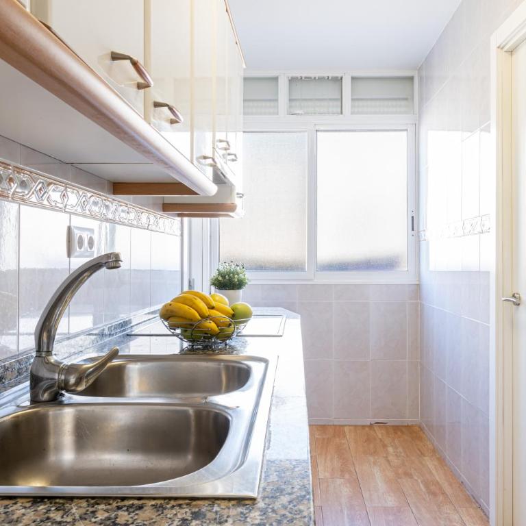 Salou Vista al Mar- Parking Free - 4 Ambientes - Three-Bedroom Apartment - 16