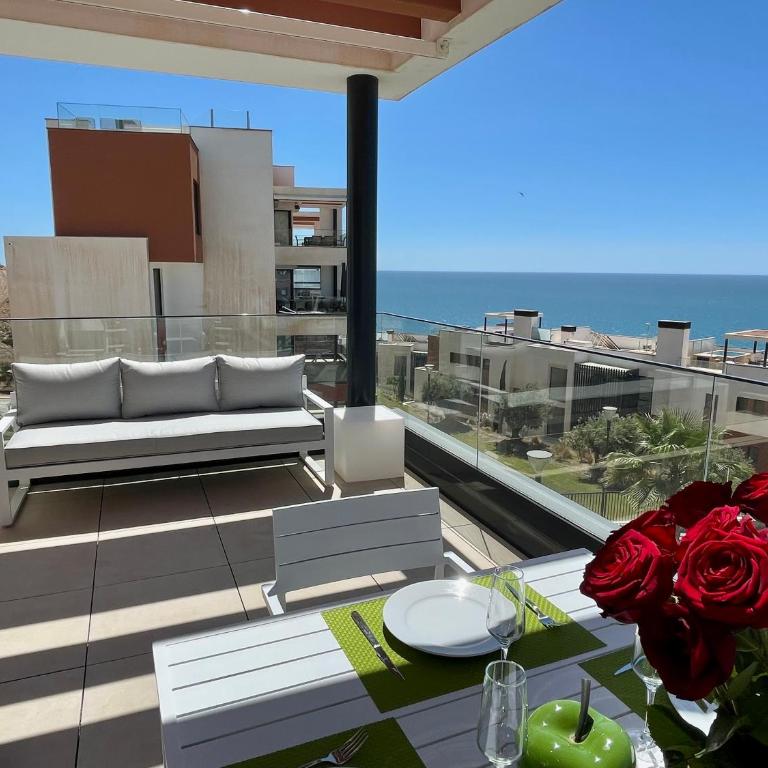 Luxury 3 Bedroom Penthouse - Three-Bedroom Apartment - 5