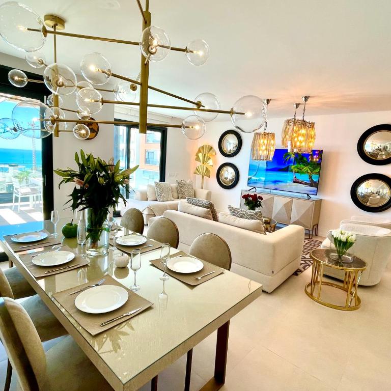 Luxury 3 Bedroom Penthouse - Three-Bedroom Apartment - 18