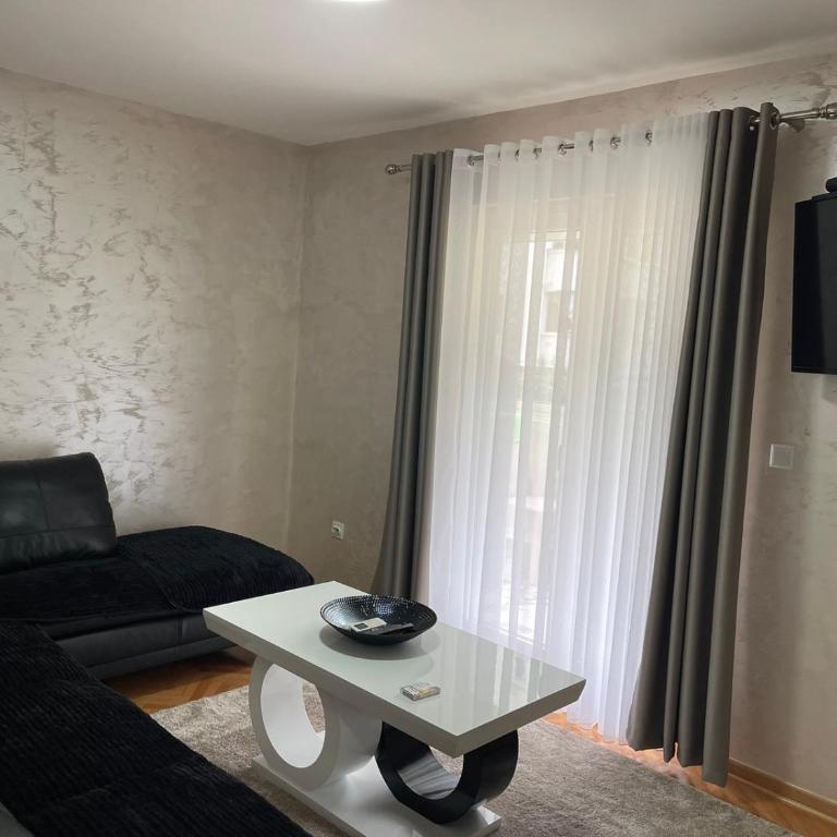 Apartment Božović - Two-Bedroom Apartment - 1