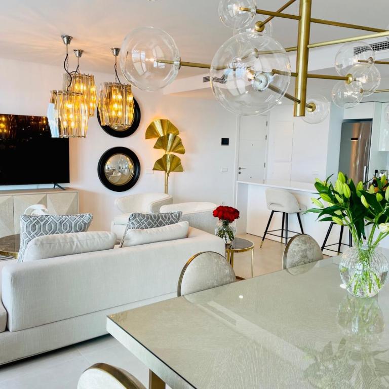 Luxury 3 Bedroom Penthouse - Three-Bedroom Apartment - 34