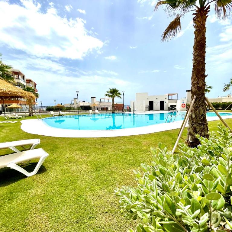 Luxury 3 Bedroom Penthouse - Three-Bedroom Apartment - 35