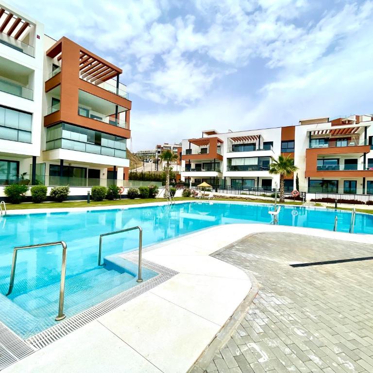 Luxury 3 Bedroom Penthouse - Three-Bedroom Apartment - 38