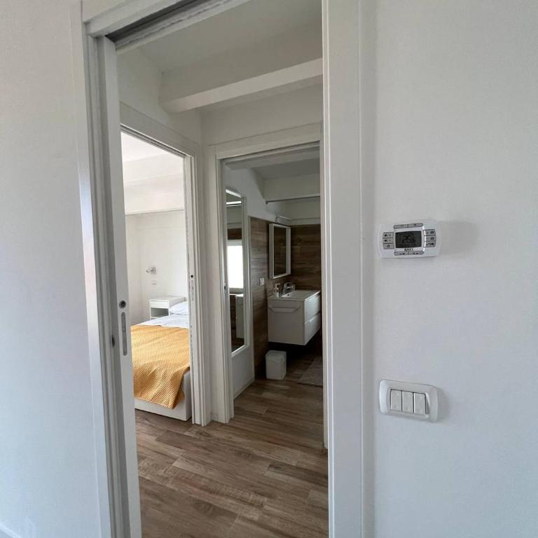 CASA MIRO' vicinissima al mare e parcheggio privato gratuito se disponibile - Two-Bedroom Apartment - 26