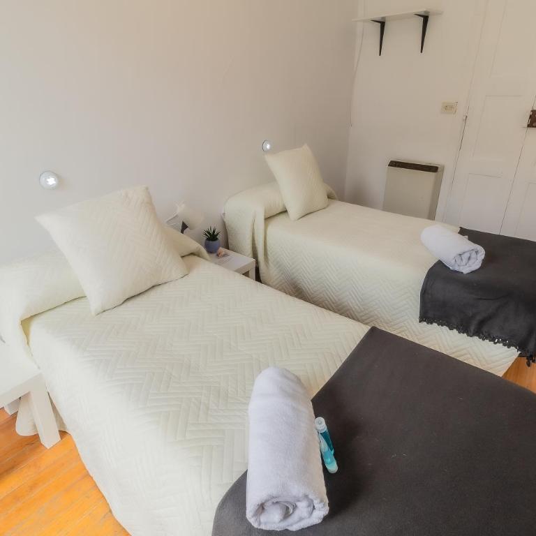 Hostal San Pelayo - Habitación Doble con baño compartido - 2 camas - 7