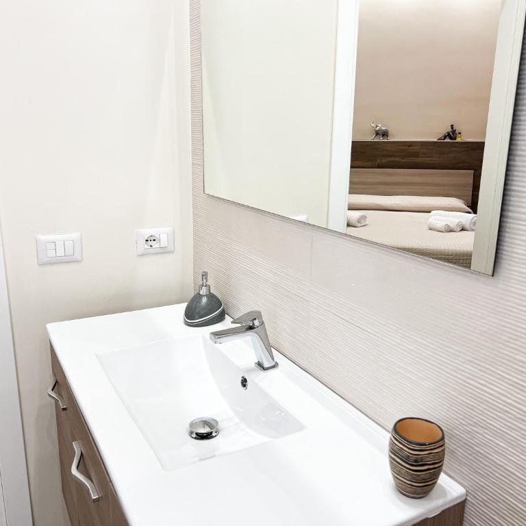 Al 115 Rooms - Camera Matrimoniale con Bagno Privato - 11