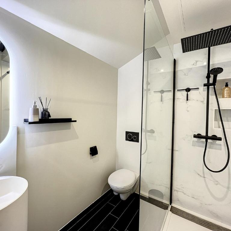 Suite Rouge baiser avec Jacuzzi privatif - LoveRoom Insolite - Apartamento de 1 dormitorio - 3