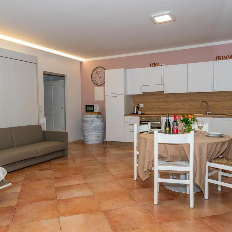 Bertoletta Village Apartments - Superior Apartment - 12