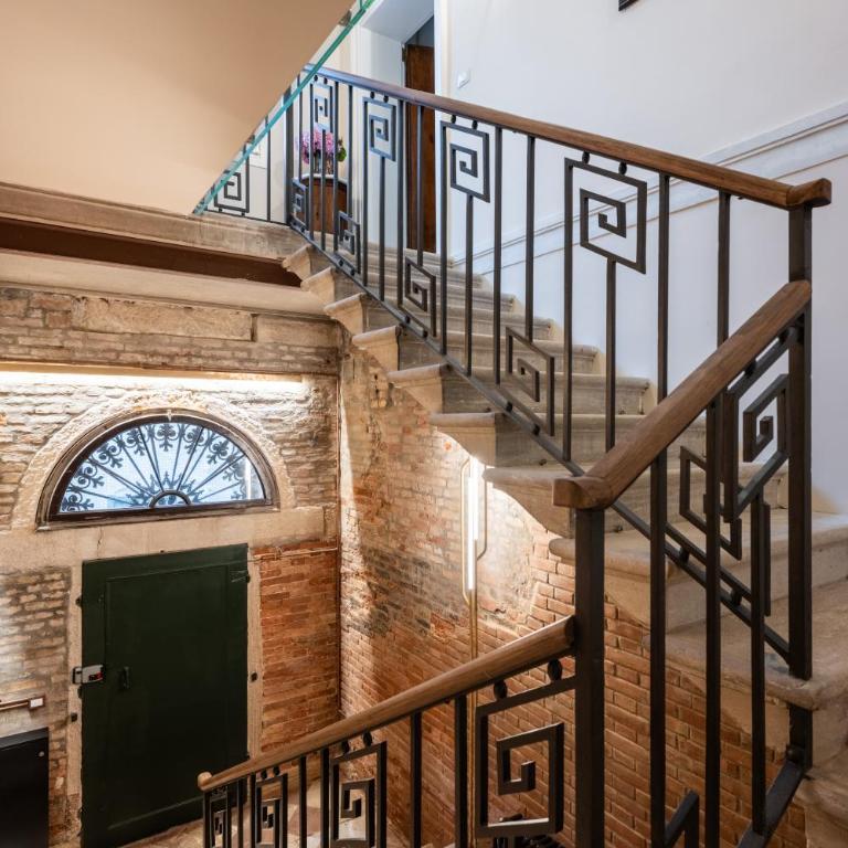 Palazzo Borgoloco - Appartamento con 3 Camere da Letto - 38