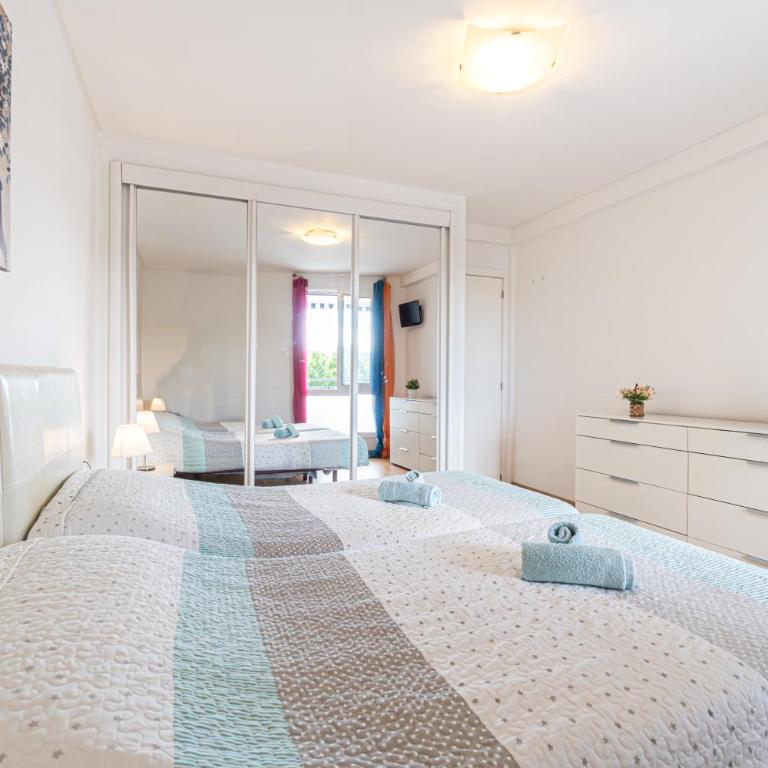Salou Vista al Mar- Parking Free - 4 Ambientes - Three-Bedroom Apartment - 10