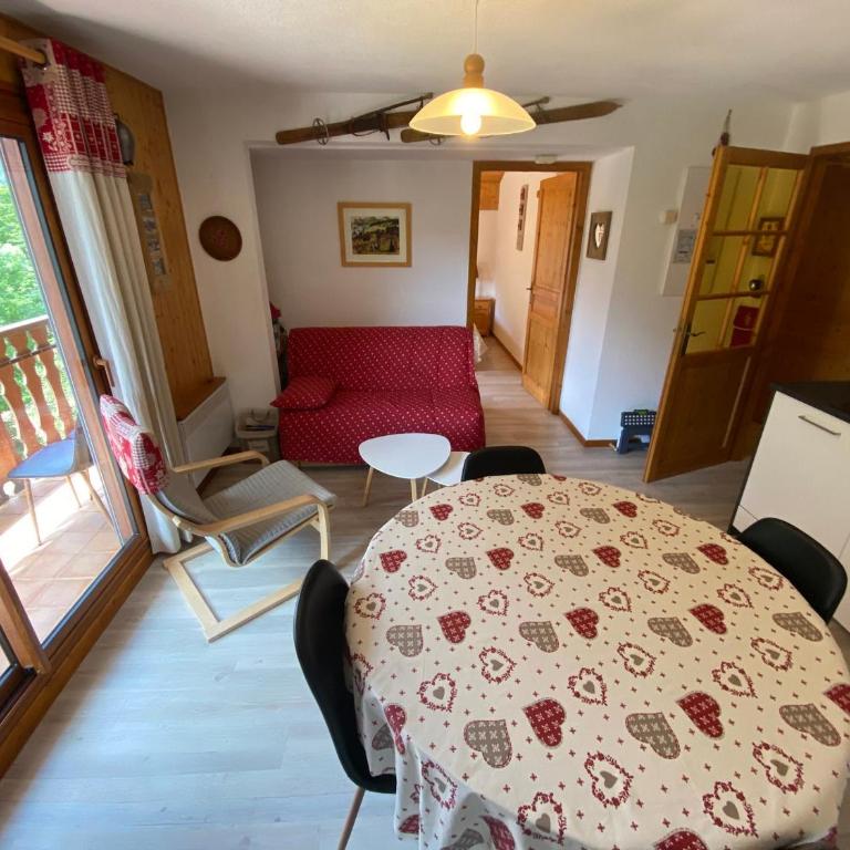 Appartement paisible à Châtel avec WiFi et parking - FR-1-693-12 - Apartment - 5