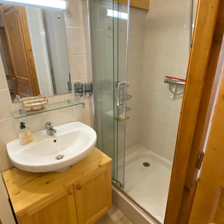 Appartement paisible à Châtel avec WiFi et parking - FR-1-693-12 - Apartment - 10