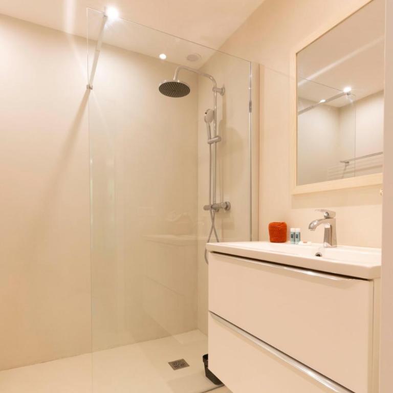 WE CANNES ! Exceptional 4 rooms apartment Cannes Center swimming pool - Appartement - 8