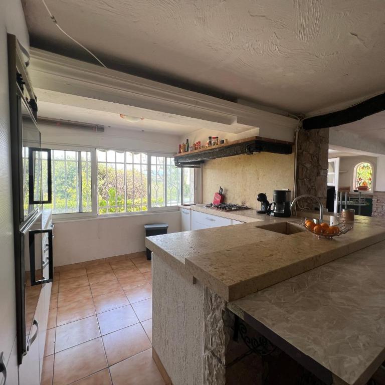 Large Panoramic Villa Retreat - Villa - 21