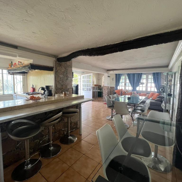 Large Panoramic Villa Retreat - Villa - 23